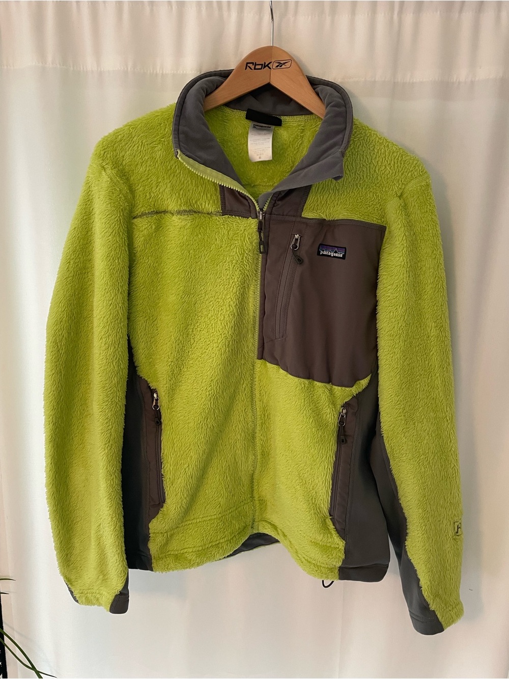 Patagonia R3 Hiloft fleece jacket lime green mens M medium full zip sherpa